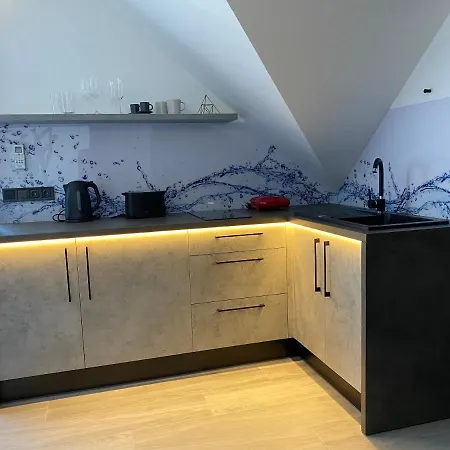 Luxury Apartment *